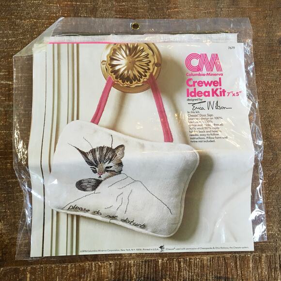 Columbia Minerva Crewel Idea Kit Chessie Door Sign 7x5 Sleepy Cat COMPLETE 1970s - Picture 1 of 3